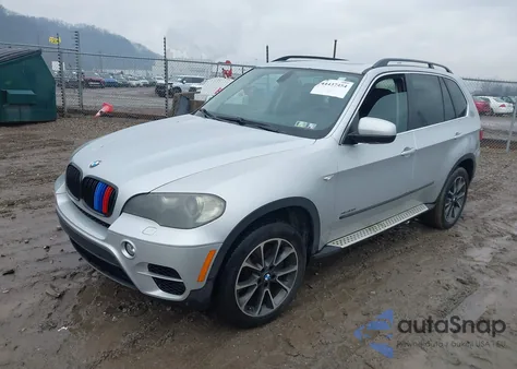 2011 BMW X5 xDrive50I z USA, uszkodzony, nr VIN 5UXZV8C58BL419650